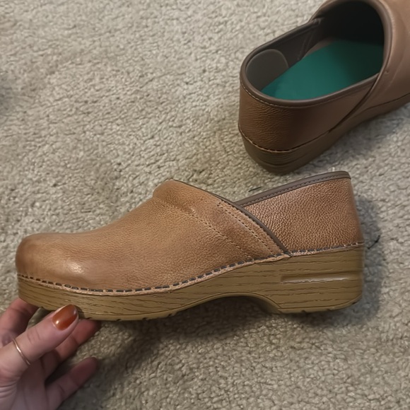 Dansko Professional Honey Distressed Clog - Picture 7 of 11